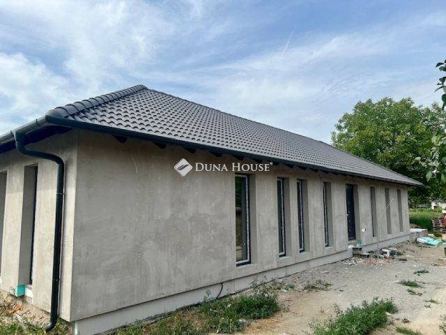 Eladó családi ház, Pilisen 120 M Ft, 4 szobás