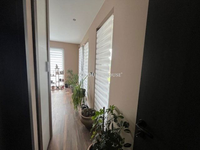 Eladó családi ház, Pécsett 144.5 M Ft, 4 szobás