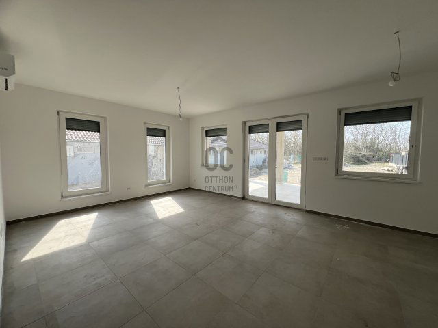 Eladó családi ház, Szigetcsépen 95 M Ft, 4 szobás