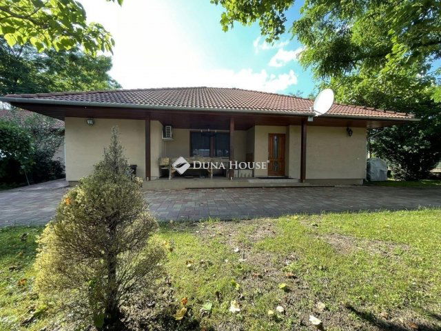 Eladó családi ház, Hernádon 114 M Ft, 5 szobás