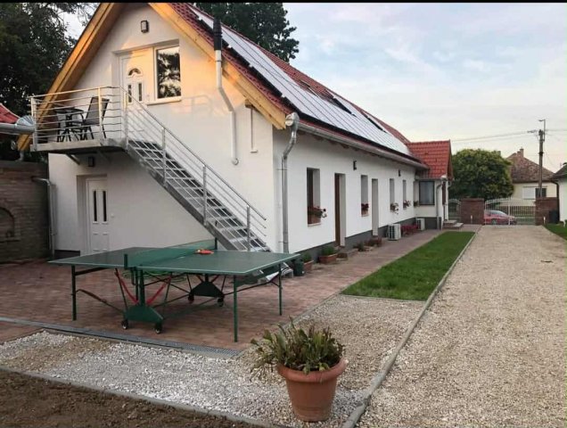 Eladó családi ház, Balatonkeresztúron 149.9 M Ft, 7 szobás