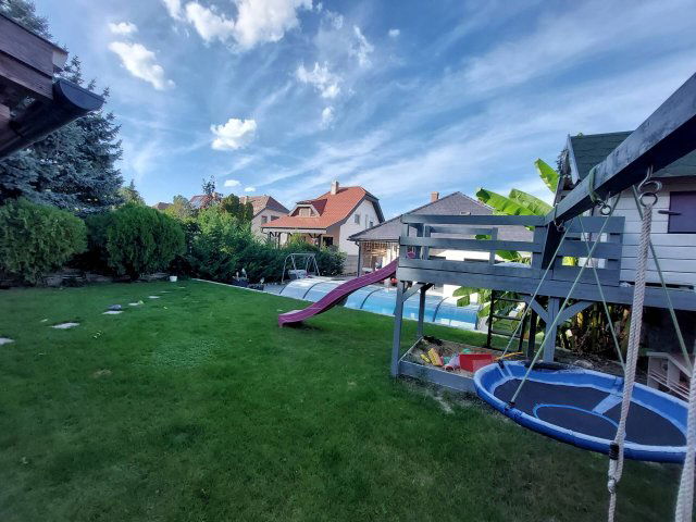 Eladó családi ház, Nyergesújfaluban 129 M Ft, 5 szobás