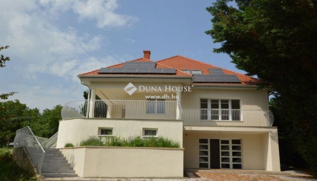 Eladó családi ház, Velencén 259 M Ft, 6 szobás