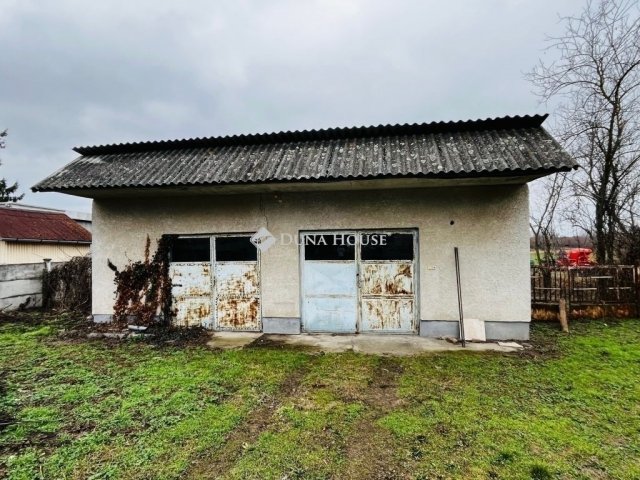 Eladó családi ház, Tápiószecsőn 54.9 M Ft, 4 szobás