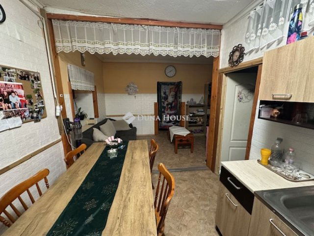 Eladó családi ház, Nagyvenyimen 39.5 M Ft, 3 szobás