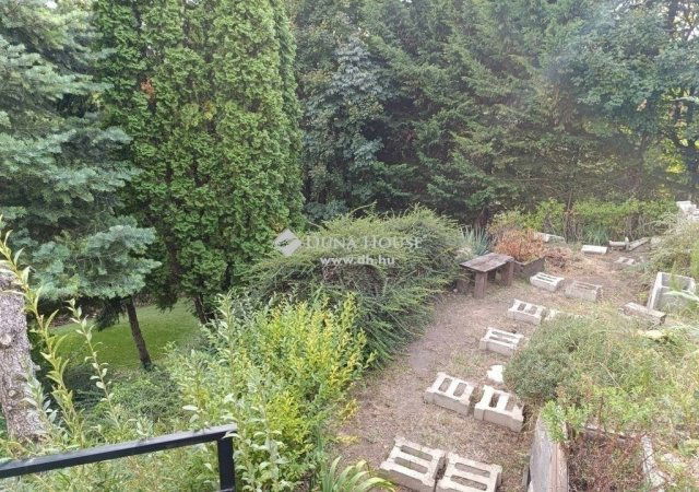 Eladó családi ház, Szentendrén 119.9 M Ft, 4 szobás