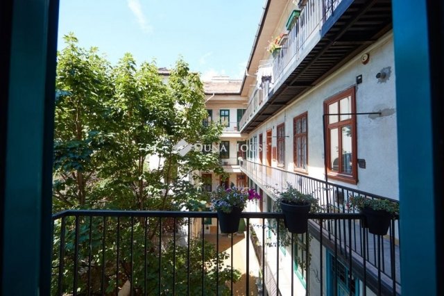 Eladó téglalakás, Budapesten, IX. kerületben 69.9 M Ft, 1 szobás