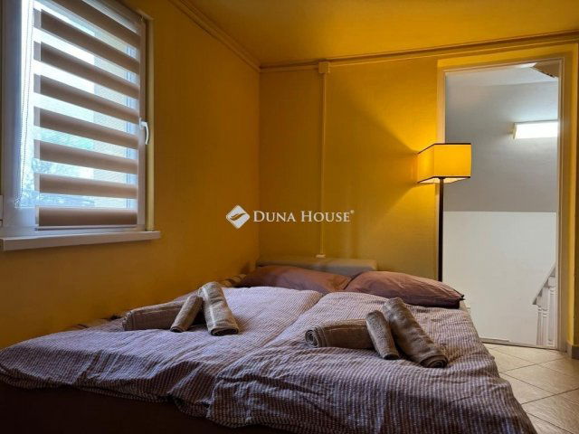 Eladó családi ház, Szekszárdon 25.9 M Ft, 3 szobás