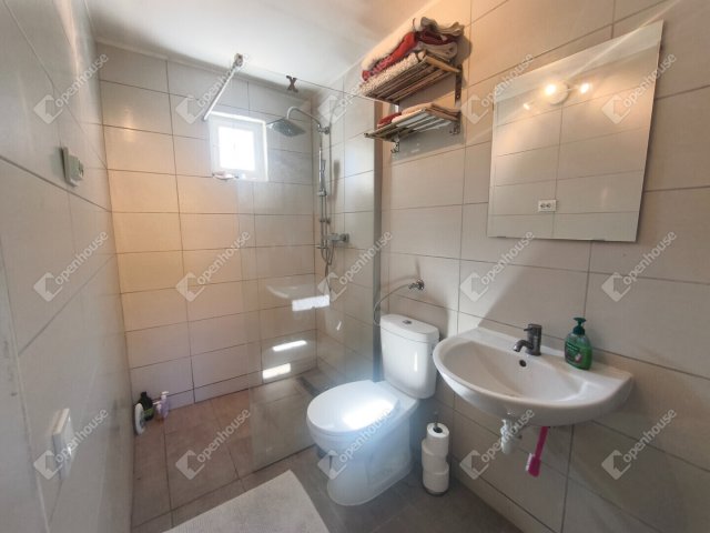 Eladó családi ház, Segesden 49 M Ft, 6 szobás