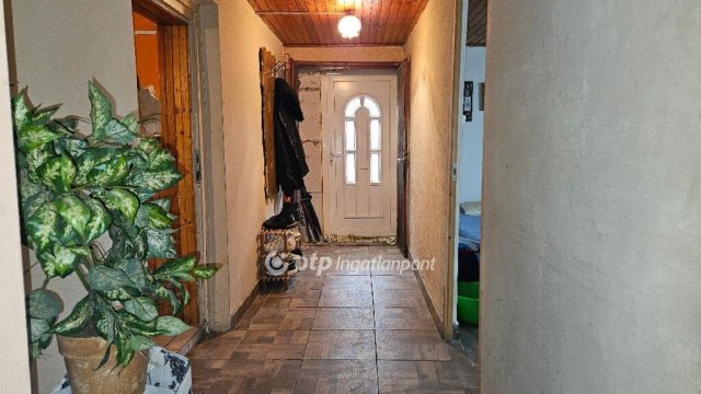 Eladó családi ház, Szigetszentmiklóson 25.3 M Ft, 2 szobás