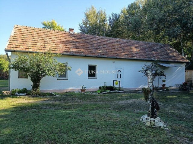 Eladó családi ház, Bugyin 125 M Ft, 1 szobás