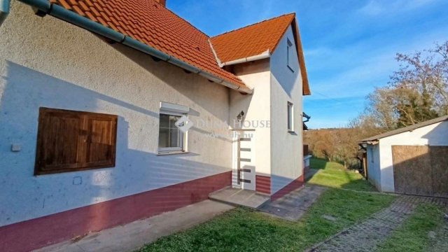 Eladó családi ház, Mohácson 43 M Ft, 4 szobás