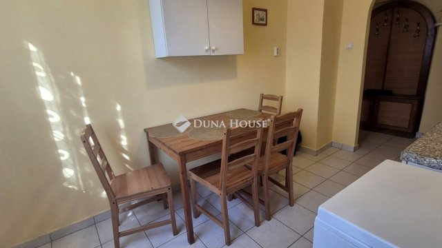 Eladó téglalakás, Budapesten, XIV. kerületben, Szervián utcában