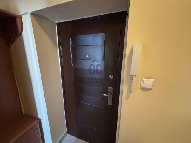 Kiadó téglalakás, albérlet, Várpalotán 120 E Ft / hó
