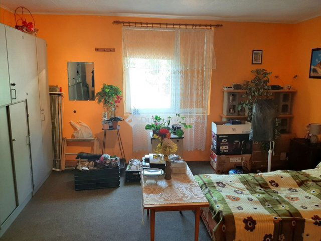 Eladó családi ház, Kecskeméten 22.7 M Ft, 2 szobás
