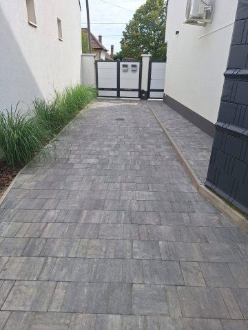 Eladó családi ház, Baján 98.6 M Ft, 4+1 szobás