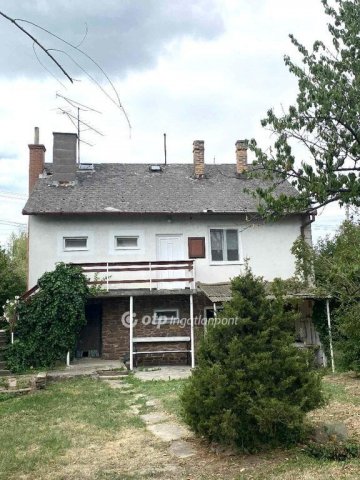 Eladó családi ház, Alsóörsön 94.9 M Ft, 6 szobás