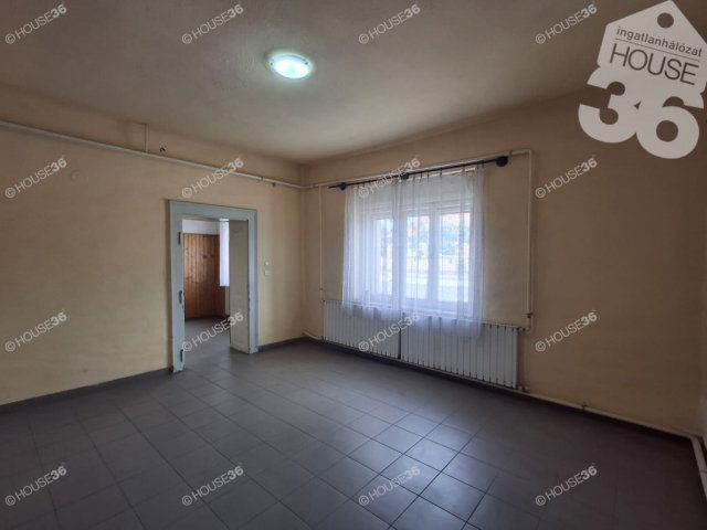 Eladó családi ház, Jakabszálláson 29.999 M Ft, 3 szobás