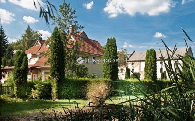 Eladó családi ház, Nádasdon 114.99 M Ft, 7 szobás