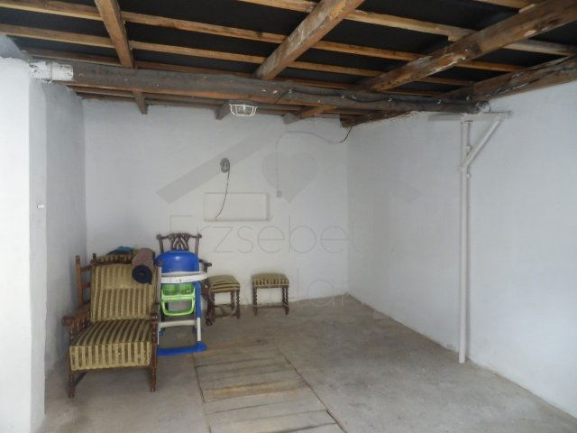 Eladó garázs, Esztergomban 7.5 M Ft / költözzbe.hu