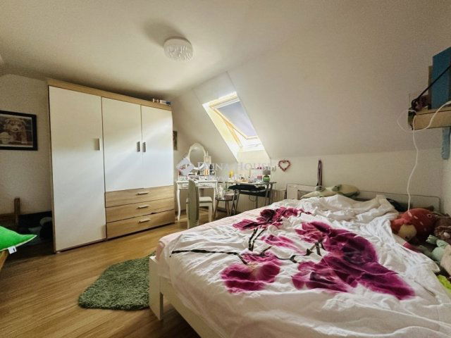 Eladó családi ház, Kesztölcön 79.5 M Ft, 6 szobás