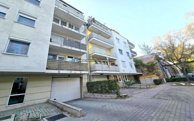 Eladó garázs, Budapesten, XI. kerületben 8 M Ft