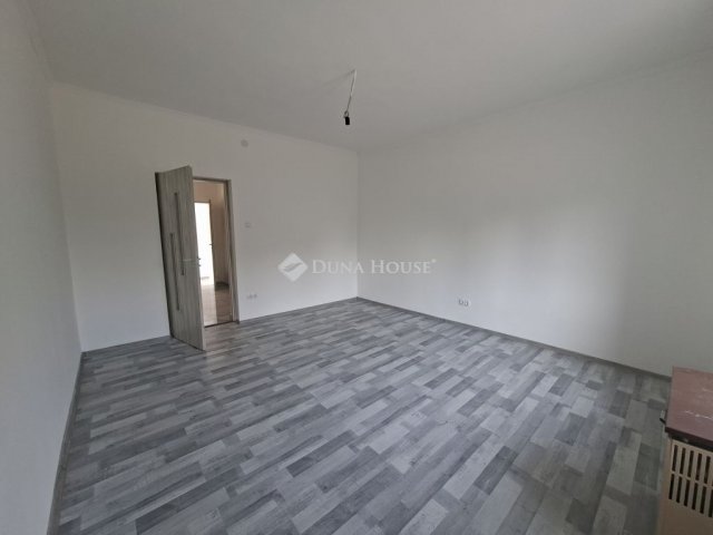 Eladó családi ház, Zsámbokon 55 M Ft, 3 szobás