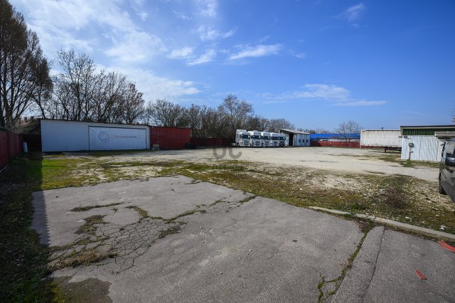 Kiadó ipari ingatlan, Szolnokon 490 E Ft / hó