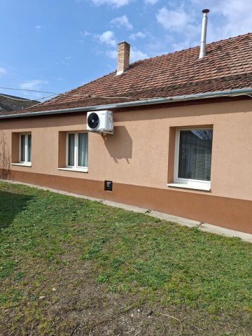 Eladó családi ház, Kunszentmiklóson 55.4 M Ft, 2+1 szobás