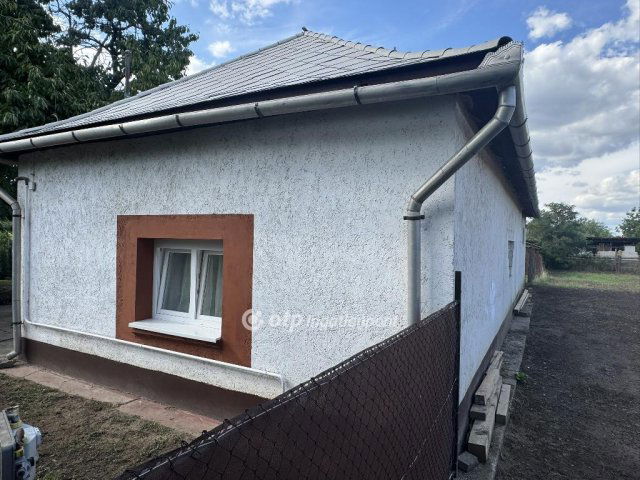 Eladó családi ház, Tiszafüreden 37 M Ft, 2+1 szobás