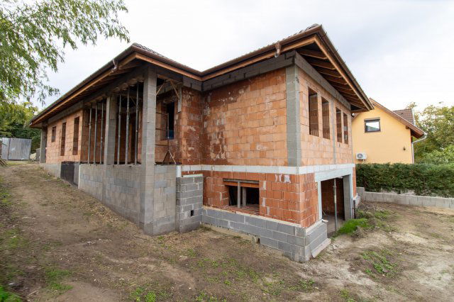 Eladó családi ház, Gödön 265 M Ft, 4 szobás