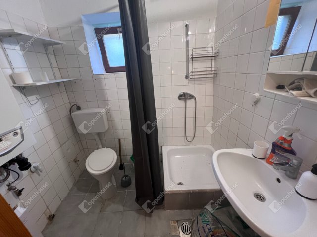 Eladó téglalakás, Sopronban 39 M Ft, 2 szobás