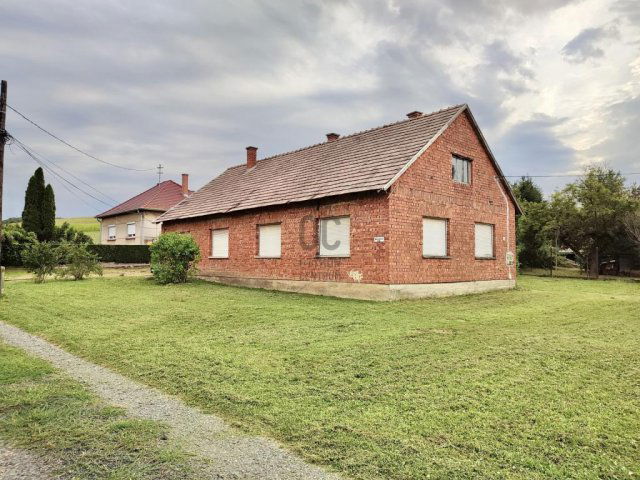 Eladó családi ház, Gutorföldén 15 M Ft, 4 szobás