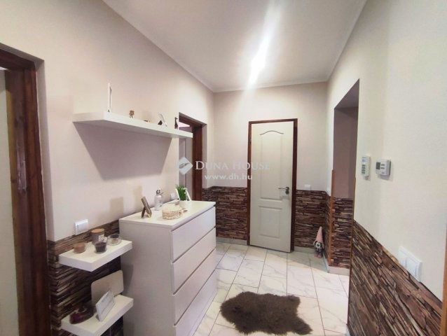 Eladó családi ház, Kecskeméten 69.8 M Ft, 2 szobás