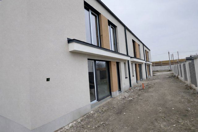 Eladó téglalakás, Dunaharasztin 94.9 M Ft, 4 szobás