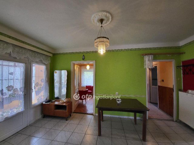 Eladó családi ház, Tabon 46.8 M Ft, 4 szobás