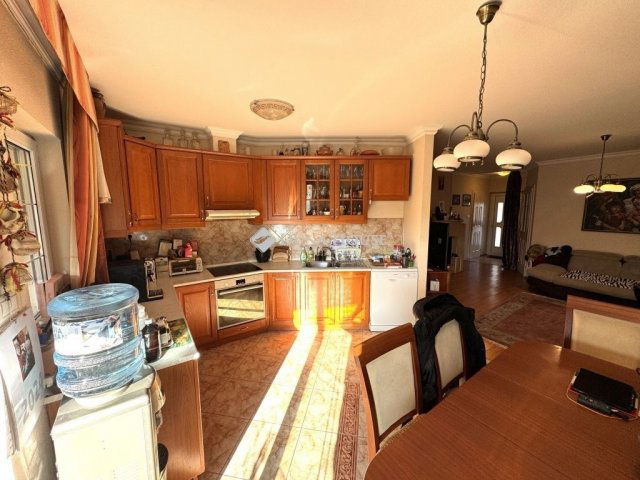 Eladó családi ház, Esztergomban 115 M Ft, 4 szobás