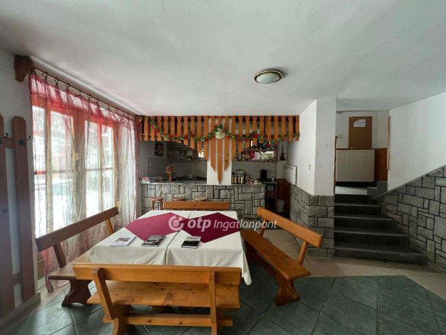 Eladó hotel, Pilisszentlászlón 225 M Ft / költözzbe.hu