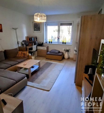 Eladó téglalakás, Szegeden 63 M Ft, 1+2 szobás