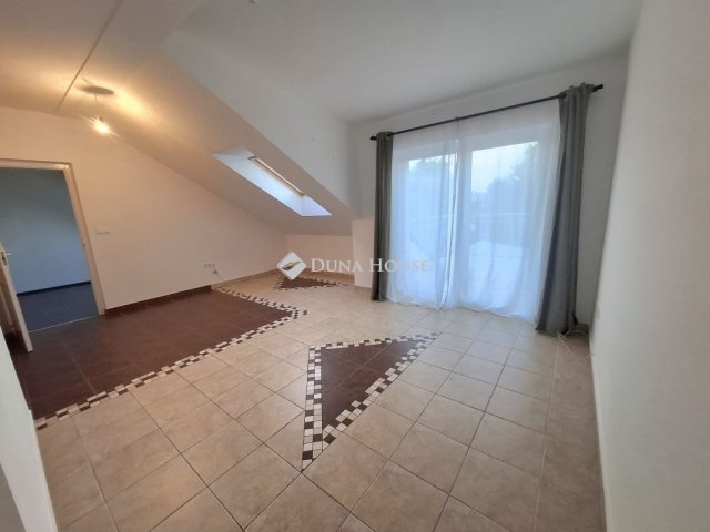 Kiadó téglalakás, albérlet, Szegeden 200 E Ft / hó, 2 szobás