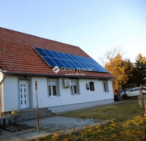 Eladó családi ház, Kápolnásnyéken 82.5 M Ft, 4 szobás