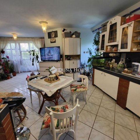 Eladó ikerház, Szegeden 51 M Ft, 4 szobás / költözzbe.hu