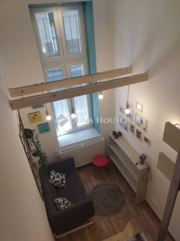 Eladó téglalakás, Budapesten, VI. kerületben 84.9 M Ft, 4 szobás