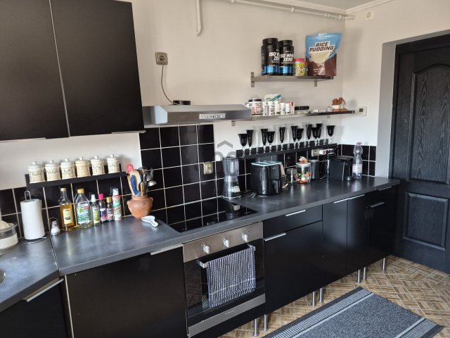 Eladó téglalakás, Budaörsön 99.9 M Ft, 3 szobás