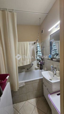 Eladó panellakás, Szegeden 63.49 M Ft, 3 szobás