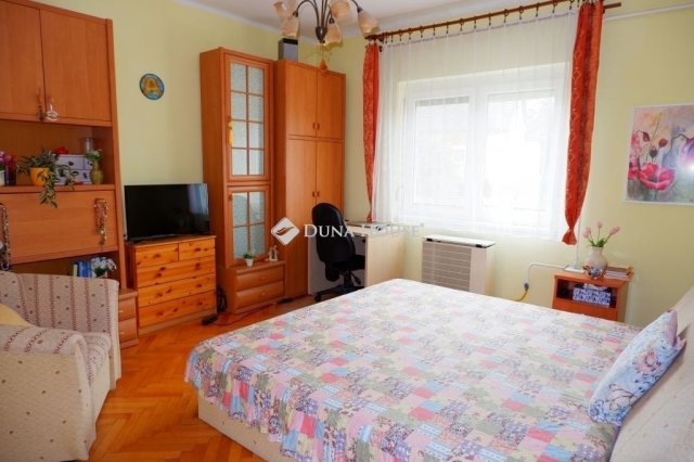 Eladó családi ház, Székesfehérvárott 83 M Ft, 4 szobás