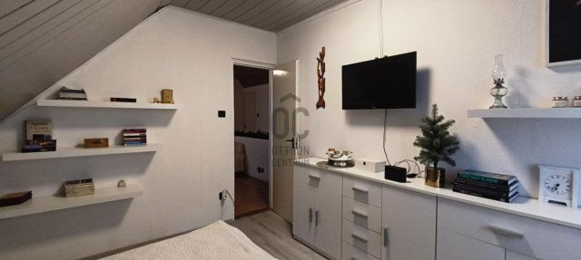 Eladó családi ház, Halimbán 59.9 M Ft, 6 szobás