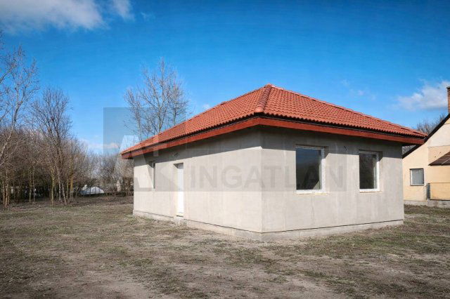 Eladó családi ház, Szatymazon 49 M Ft, 3 szobás