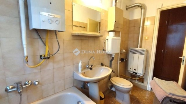 Eladó téglalakás, Szombathelyen 40.5 M Ft, 2 szobás