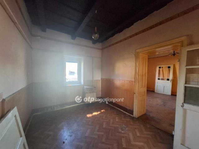 Eladó családi ház, Füzesabonyban 16 M Ft, 2+1 szobás